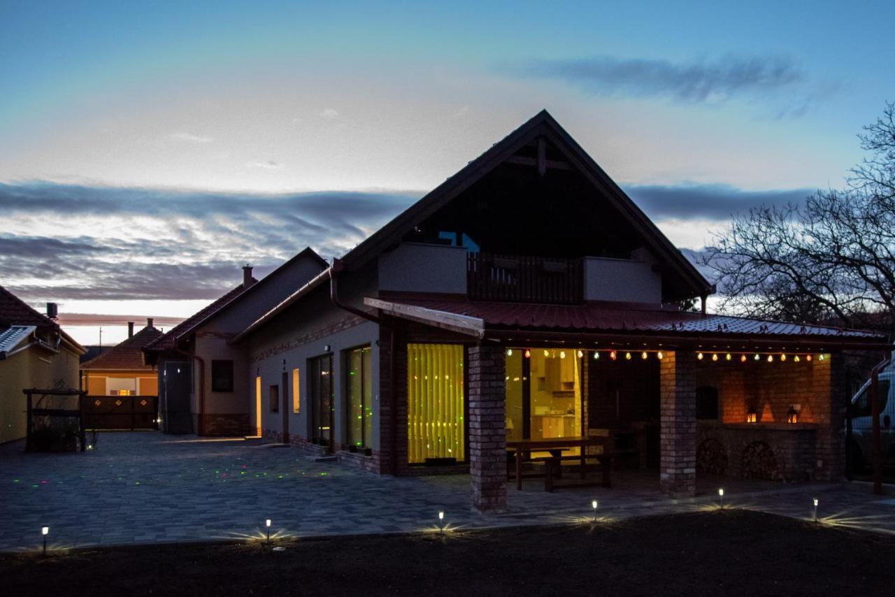 Benige Vendeghaz Hotel Demjén Екстериор снимка