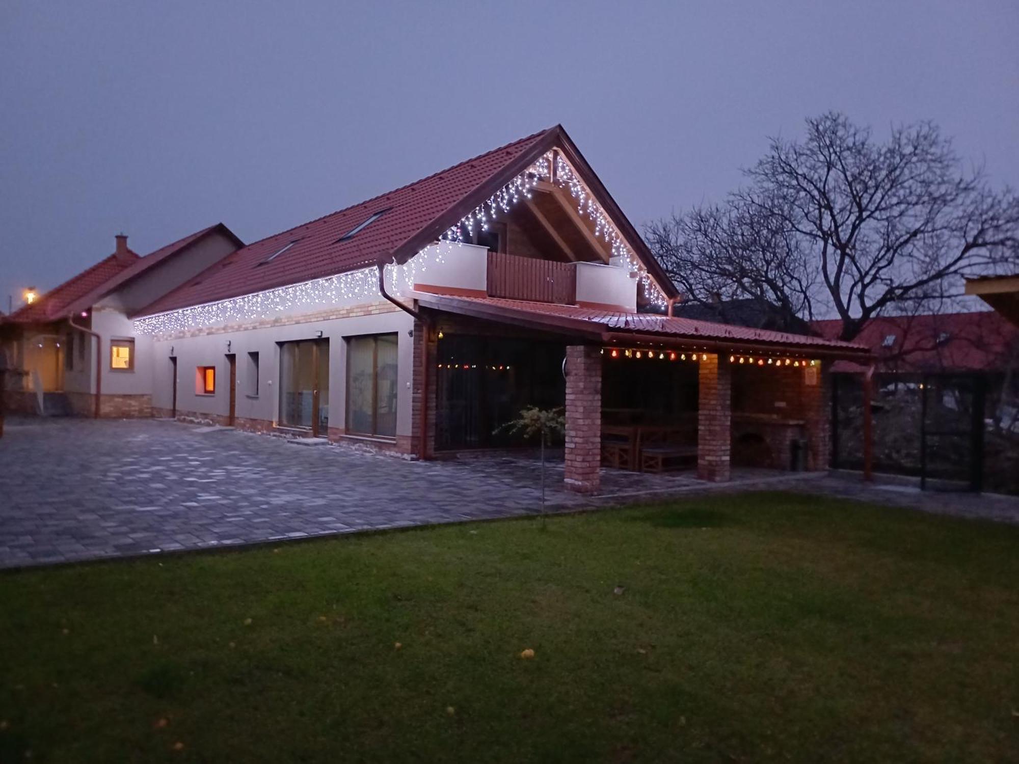 Benige Vendeghaz Hotel Demjén Екстериор снимка