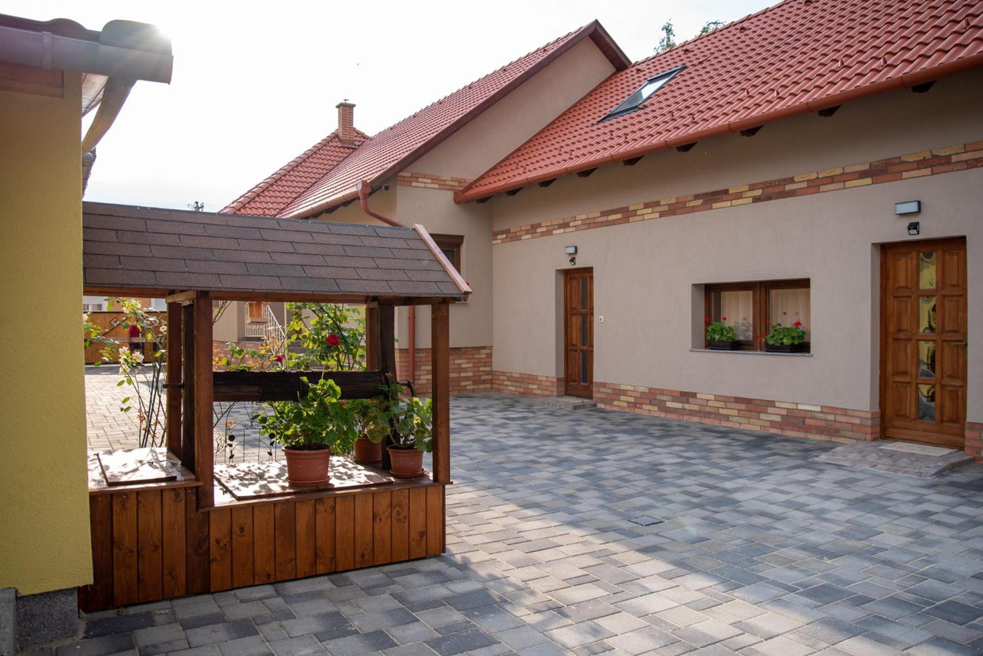 Benige Vendeghaz Hotel Demjén Екстериор снимка