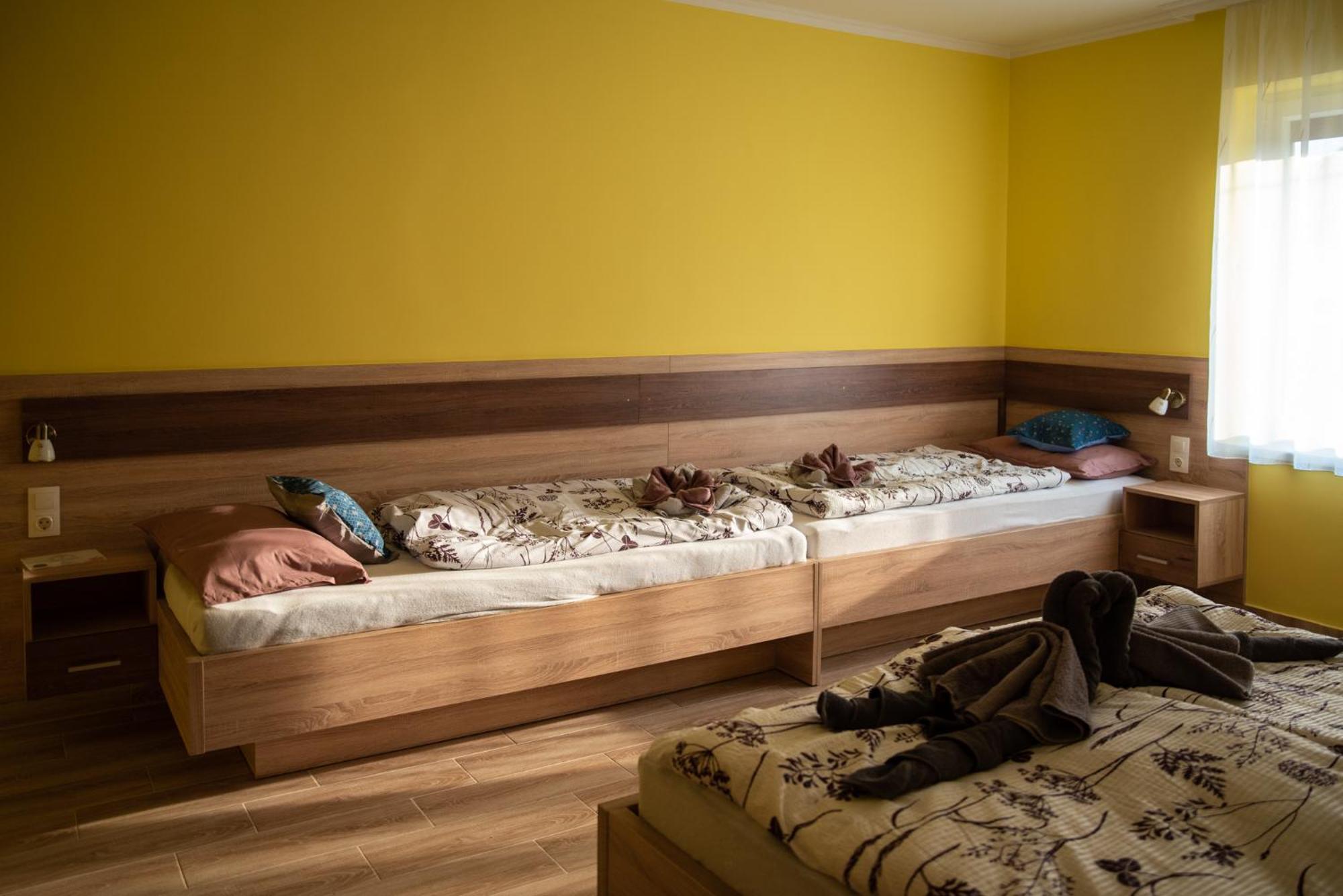 Benige Vendeghaz Hotel Demjén Екстериор снимка